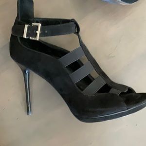 Donald J Pliner black suede heels. EUC 7 1/2 M. Vero Cuoio.